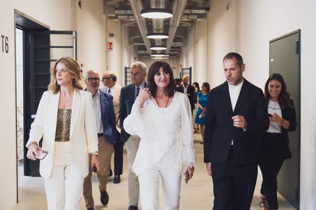 Il Ministro Bernini in visita a Polimoda, con Massimiliano Giornetti, Direttore, ed Erminia Gatti, Chief Management Officer, ph. Clara Vannucci