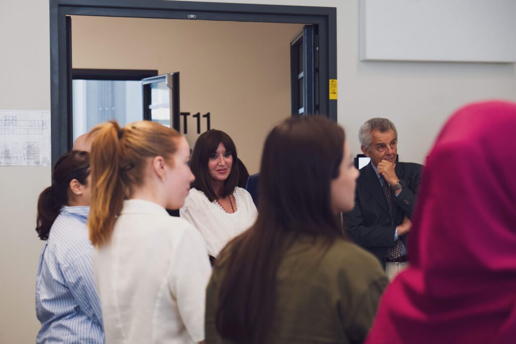Il Ministro Bernini in visita a Polimoda, visita in aula - ph. Clara Vannucci