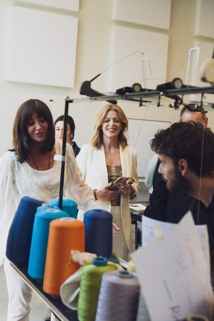 Il Ministro Bernini a Polimoda, visita ai laboratori - ph. Clara Vannucci