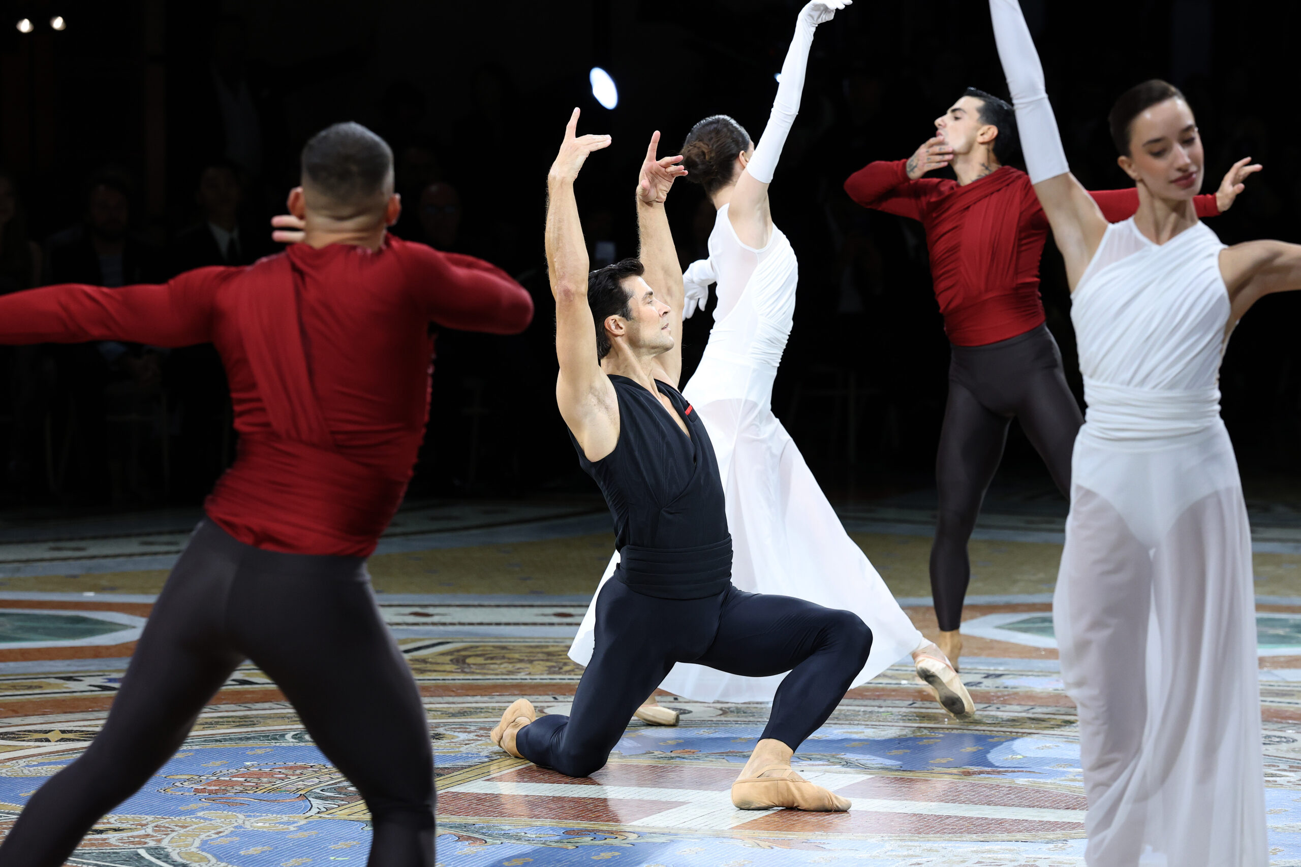 MILAN, ITALY - SEPTEMBER 22: Roberto Bolle performs during Vogue World: Milano 2026 at Galleria Vittorio Emanuele II on September 22, 2026 in Milan, Italy. (Photo by Daniele Venturelli/Getty Images for Vogue)